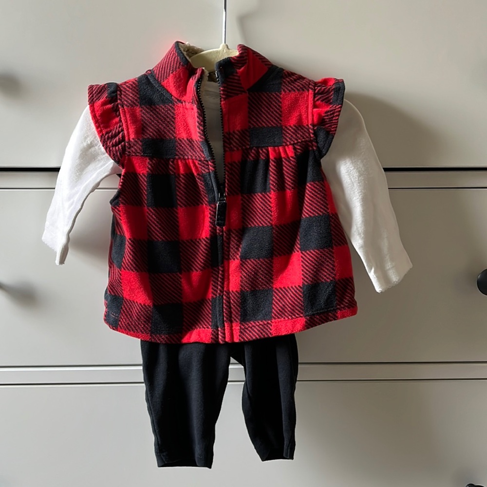 Carter’s girl 3-piece set 3 months